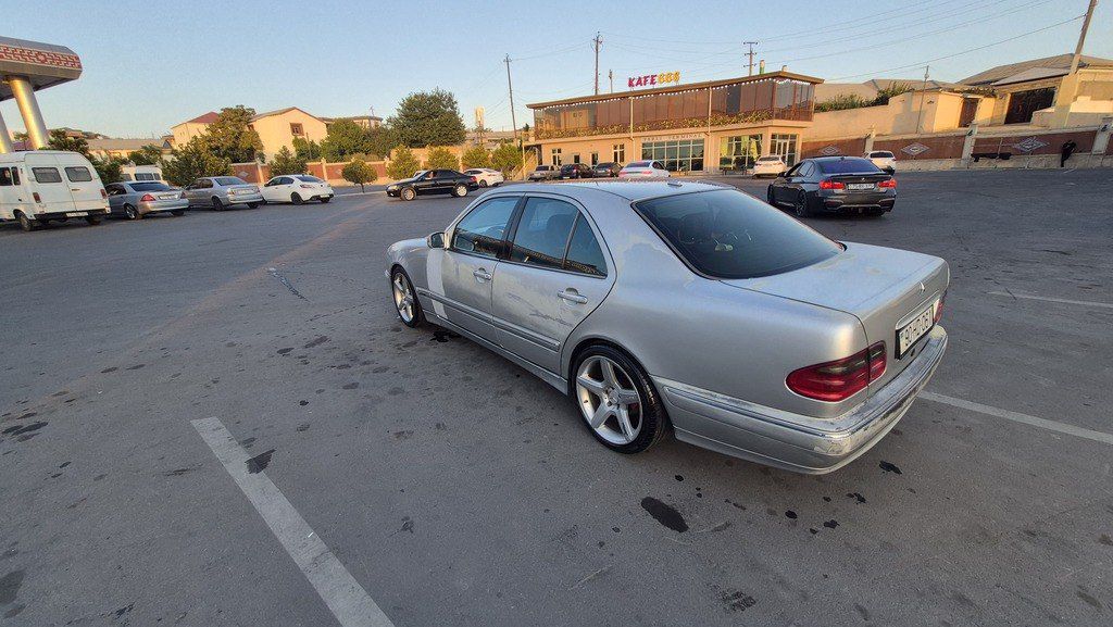 Mercedes E 240, 2.4 L, 2001 il, 411 232 km 90-HD-061 — Avtomobillər, Naxçıvan (4)