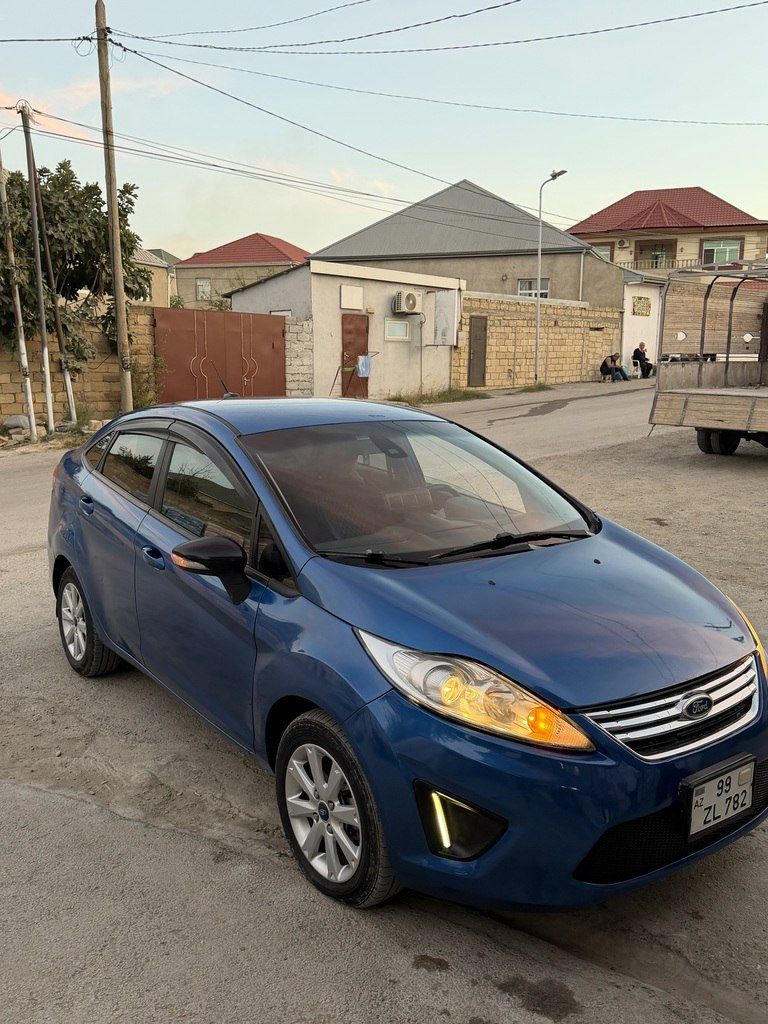 Ford Fiesta, 1.6 L, 2010 il, 300 000 km 99-ZL-782 — Avtomobillər, Bakı (2)