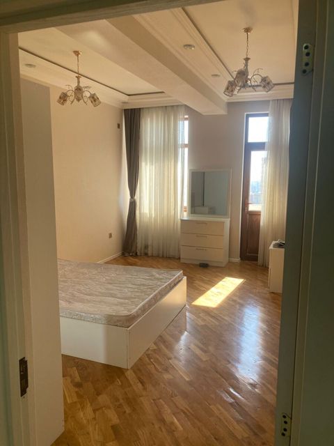 İcarəyə verilir 2 otaqlı köhnə tikili 65 m² — Bakı