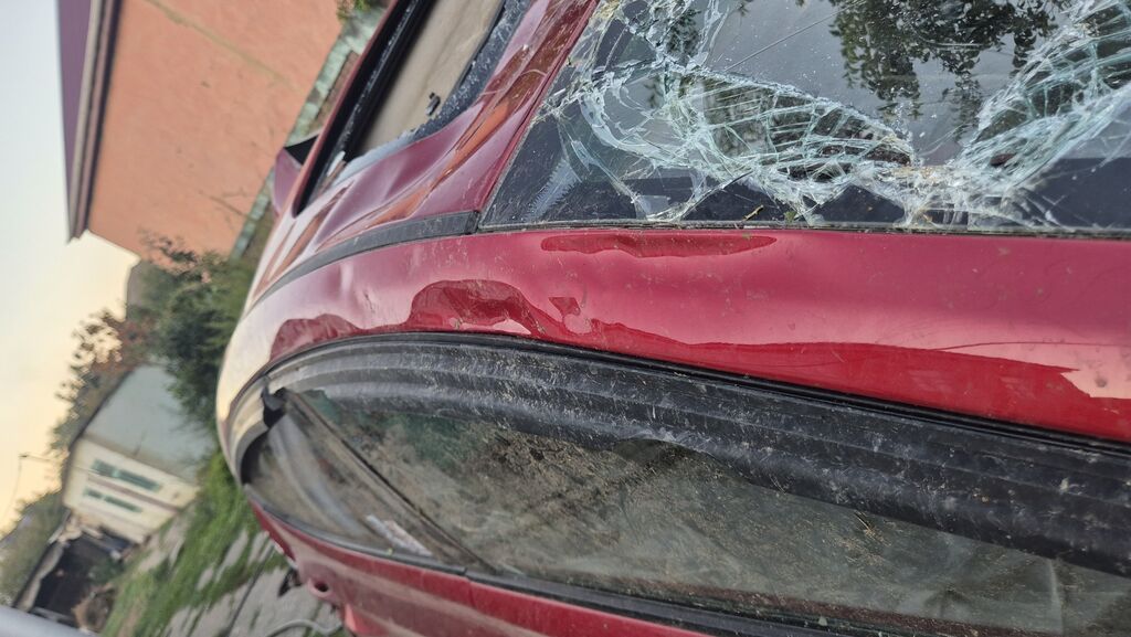 Hyundai Elantra (qırmızı) – ehtiyat hissələri üçün Avtomobildən — Digər, Xudat (5)