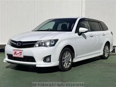 Qazanclı olmaq üçün icarə Toyota Corolla Axio / Fielder - avtomobili — Bakı