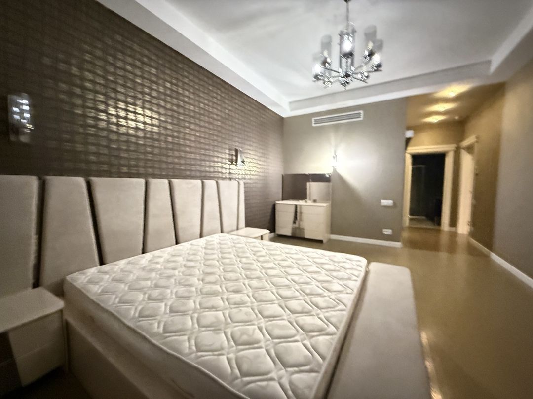 Satılır 4 otaqlı yeni tikili 233 m² — Mənzil, Bakı (11)