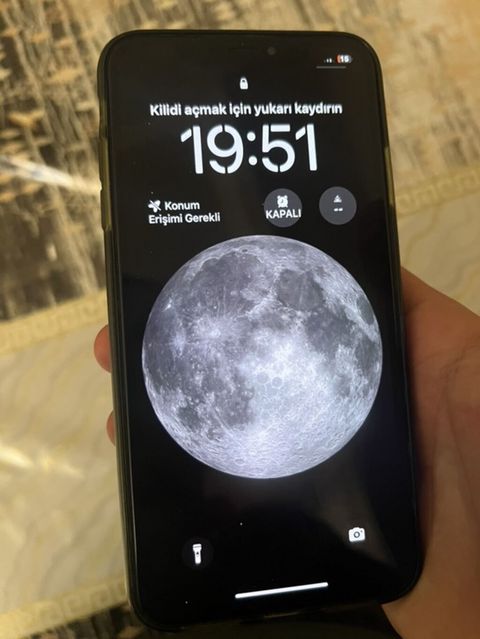 IPhone Xs, Qara, Qırıq — Masazır