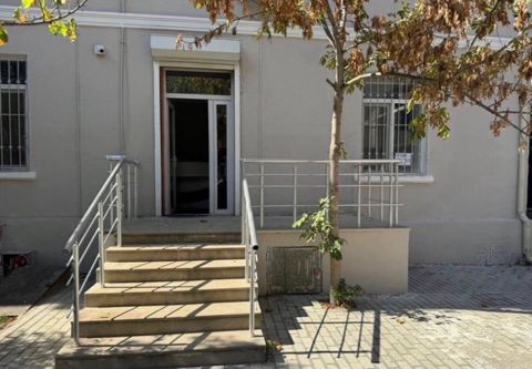 İcarəyə verilir 4 otaqlı ofis 90 m² — Bakı