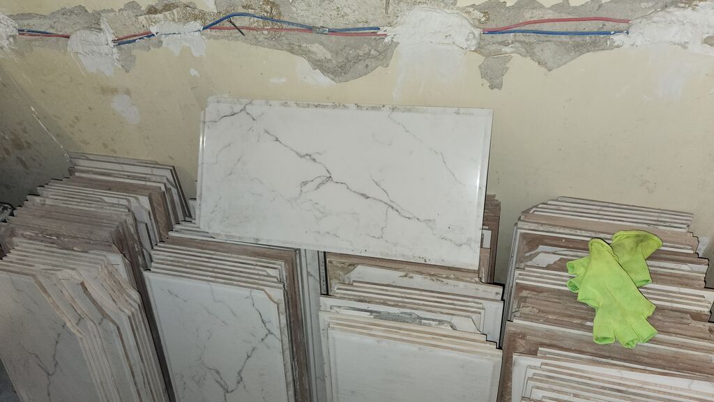 1 ədədi1m 26kv var.Unvan 28 maydadir — Plitka və örtü materialları, Bakı (2)