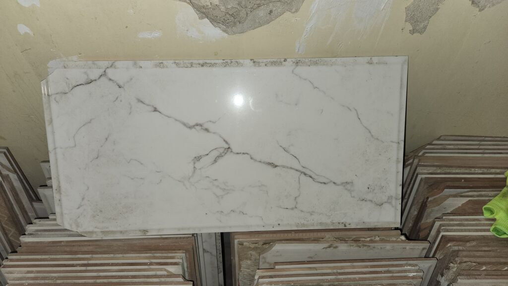 1 ədədi1m 26kv var.Unvan 28 maydadir — Plitka və örtü materialları, Bakı (3)