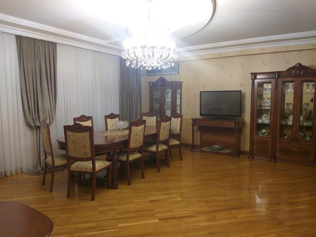 Satılır 6 otaqlı yeni tikili 320 m² — Mənzil, Bakı (2)