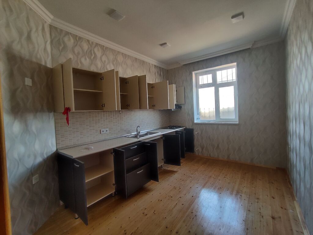 Həyət evi satılır. Ev Saray qəsəbəsində yerləşir — Ev, villa, Saray (9)