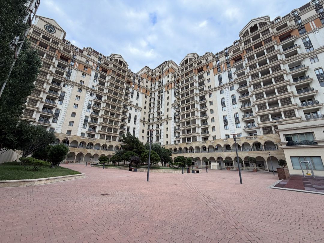 Satılır 4 otaqlı yeni tikili 233 m² — Mənzil, Bakı (6)