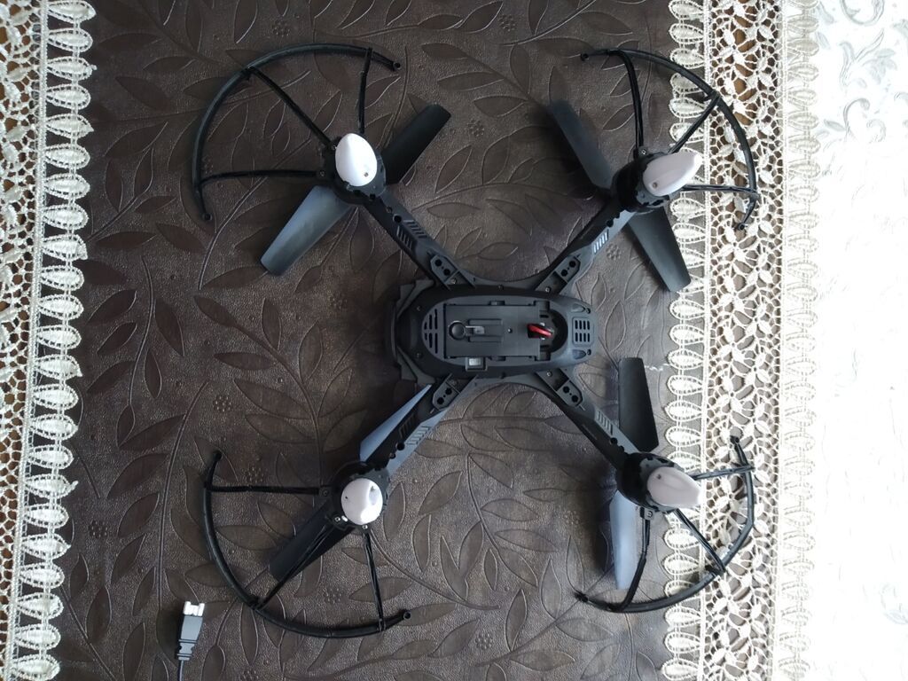Oyuncaq kvadrokopter dron - Korpus rəngləri: bənövşəyi və qırmızı — Oyuncaq nəqliyyatı, Bakı (7)