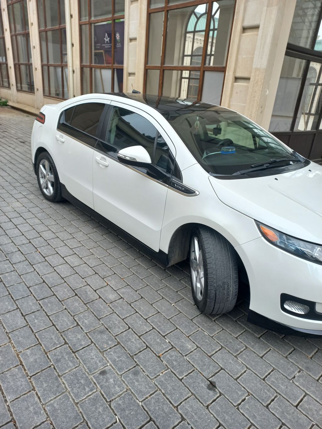 Chevrolet Volt – plug-in hibrid liftbek - Kuzov: 5 qapılı liftbek, ağ — Avtomobillər, Gəncə (6)