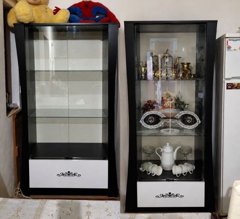 Şüşəli dolab vitrini, İşlənmiş, Ünvandan götürmə — Digah