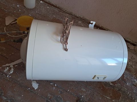 Elektrik su qızdırıcısı (divar tipli, üfüqi/quraşdırıla bilən model) — Bakı