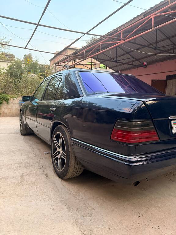 Mercedes 220 E, 2.2 L, 1993 il, 636 233 km 10-GO-424 — Avtomobillər, Bakı (6)