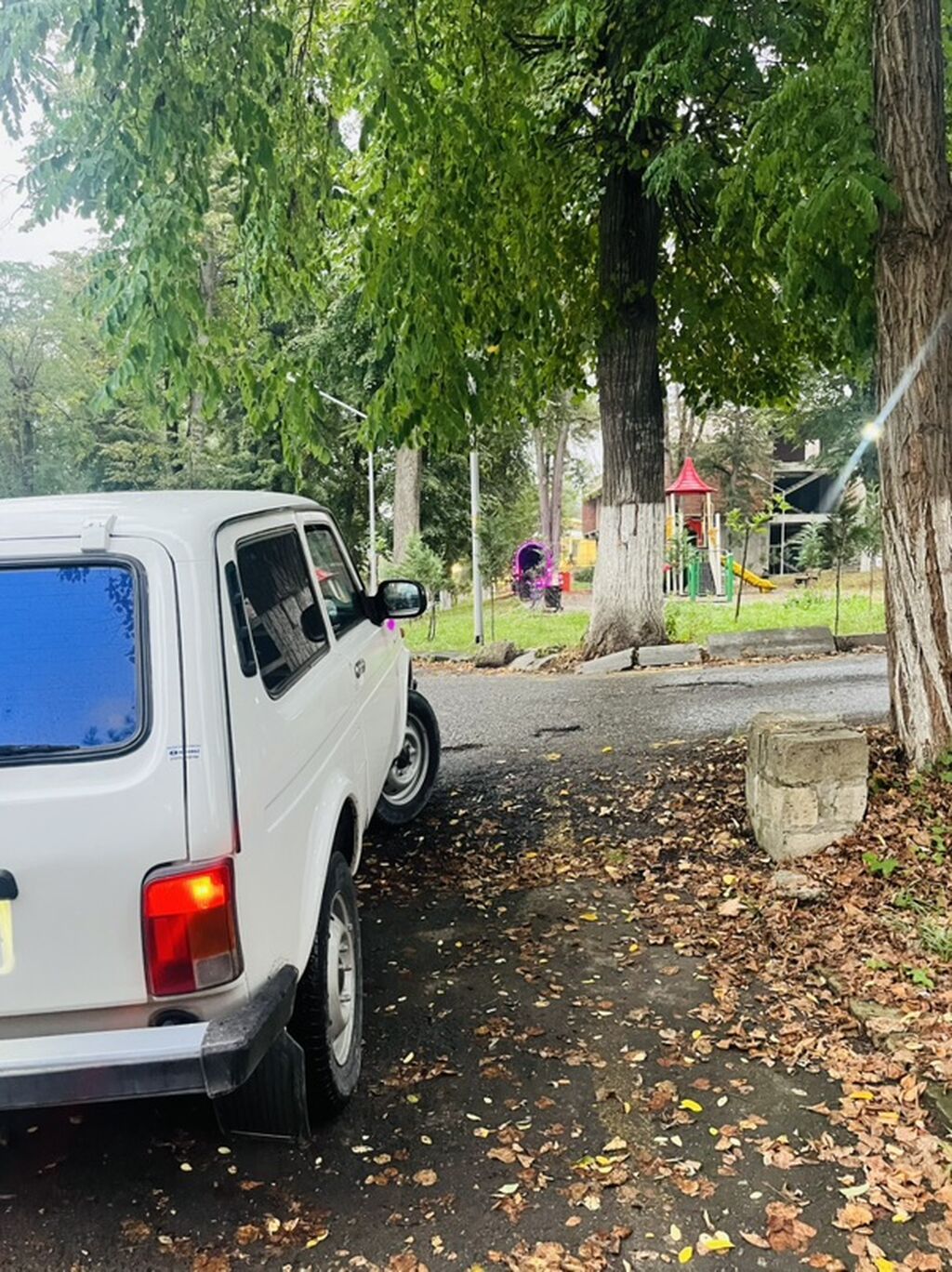Lada Niva (VAZ 2121) 3 qapı, ağ rəng, tam ötürücülü off-road SUV — Avtomobillər, Quba (5)