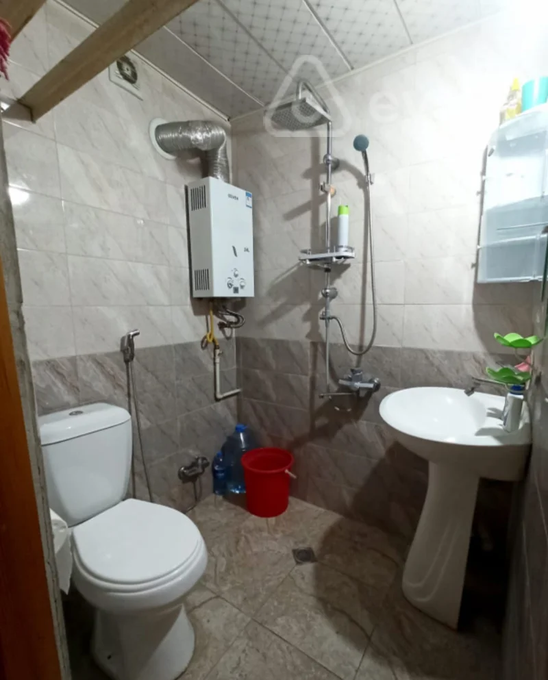 2 otaqlı mənzil, 45 m², İnşaatçılar metrosu — kirayə — Mənzil, Bakı (3)