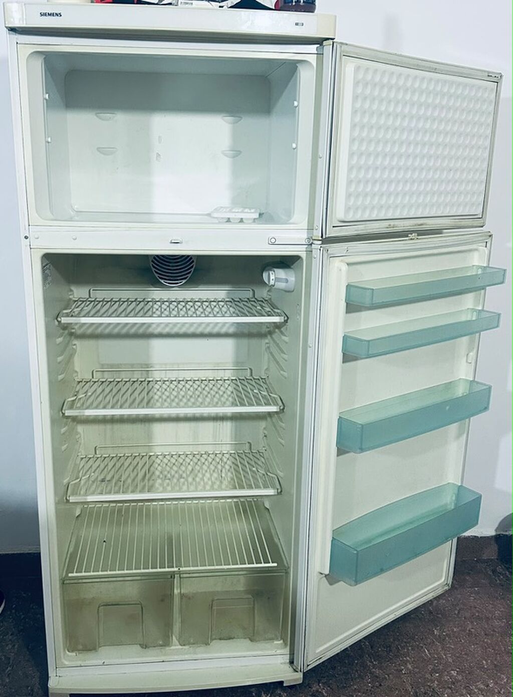 Siemens iki qapılı soyuducu - Üst bölmə: dondurucu (ayrı qapı ilə) — Soyuducular, Bakı (2)