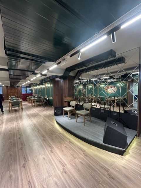 Satılır obyekt 560 m² — Bakı