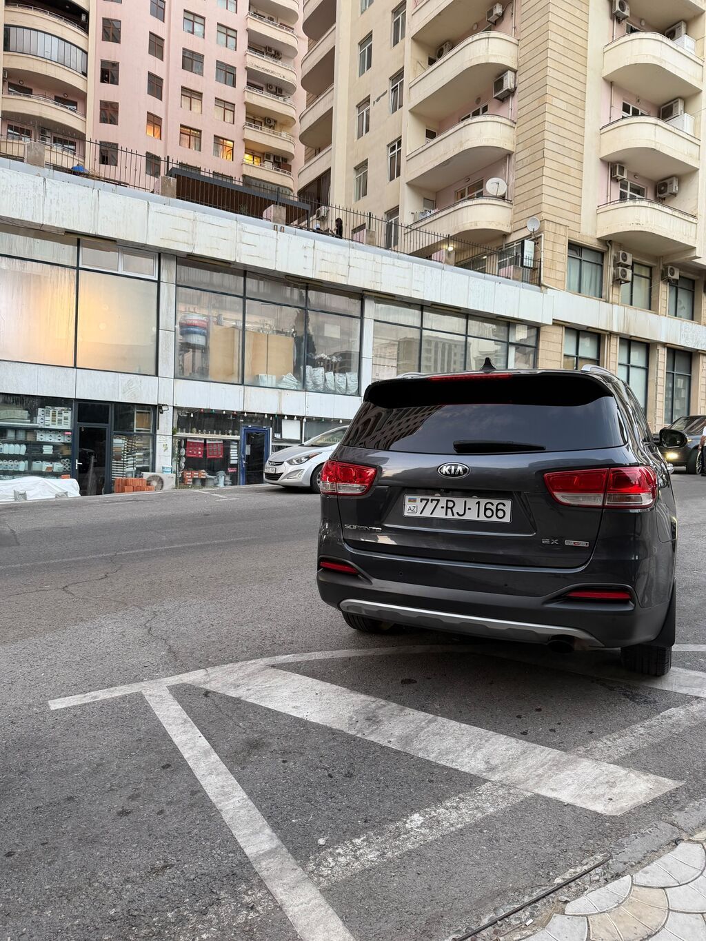 Kia Sorento EX AWD – tünd boz rəngli 5 nəfərlik krossover 77-RJ-166 — Avtomobillər, Bakı (3)
