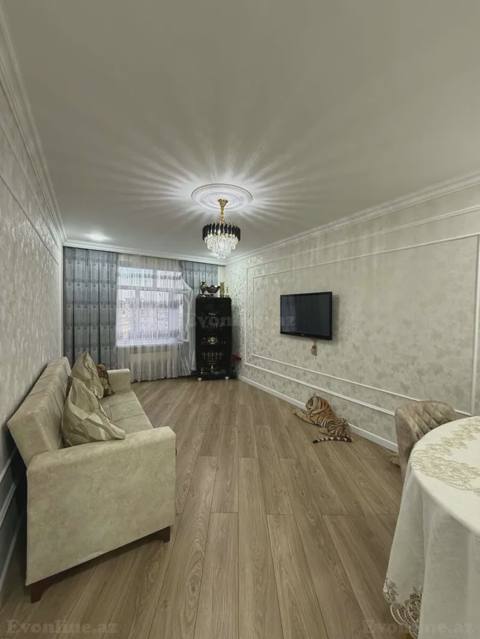 Satılır 3 otaqlı Mənzil Köhnə tikili 80 m² Bakı, Xətai r., Əhmədli m., Əhmədli — Hüseyn — Батир