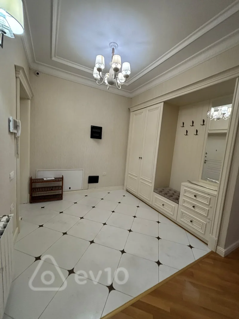 4 otaqlı mənzil, 220 m², Nizami küç — kirayə — Mənzil, Bakı (11)