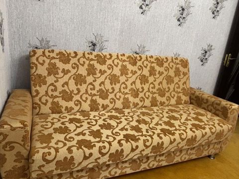 Geniş açılan divan – klassik naxışlı, bej-qəhvəyi rəng palitrasında — Sumqayıt