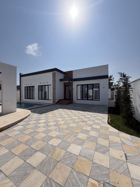 Satılır 4 otaqlı həyət evi/bağ evi 160 m² — Bakı