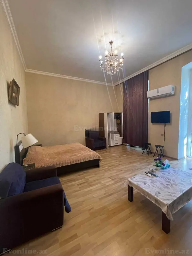 Kirayə verilir 2 otaqlı Mənzil Köhnə tikili 65 m² Bakı, Səbail r — Mənzil, Bakı