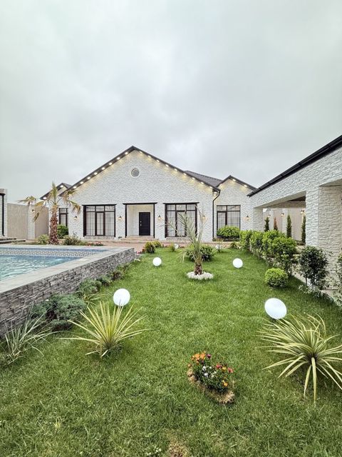 Satılır 5 otaqlı həyət evi/bağ evi 200 m² — Bakı
