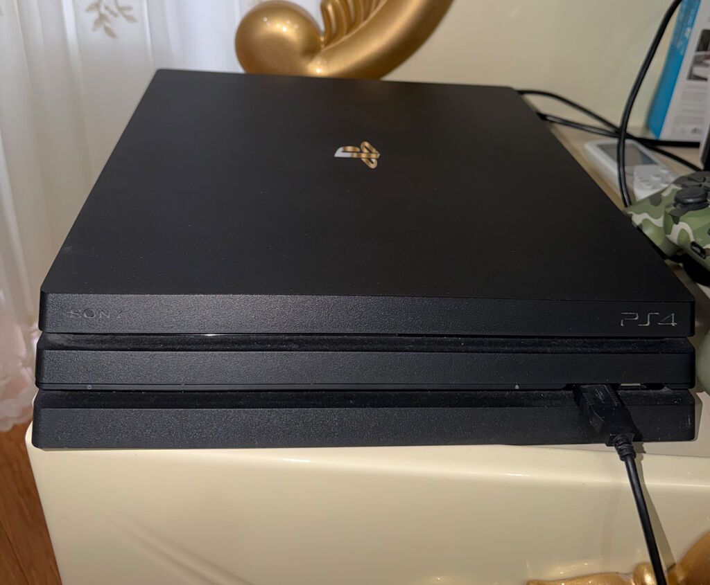 İdeal vəziyyətdə PlayStation 4pro satılır şəxsi istifadə olunub — Oyun konsolları, Bakı (4)