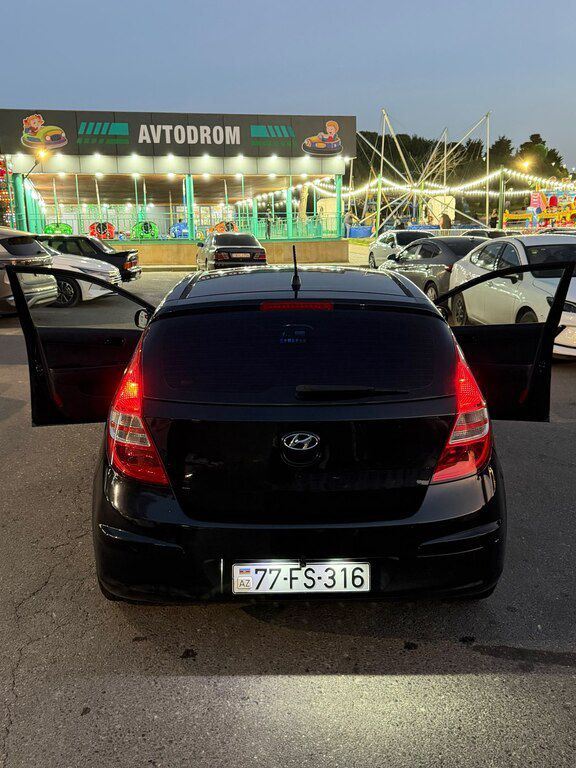 Hyundai i30, 1.4 L, 2009 il, 260 000 km 77-FS-316 — Avtomobillər, Bakı (4)
