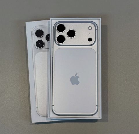 IPhone 17 Pro Max, 256 GB, Natural Titanium, Zəmanət, Simsiz şarj, Face ID — Bakı