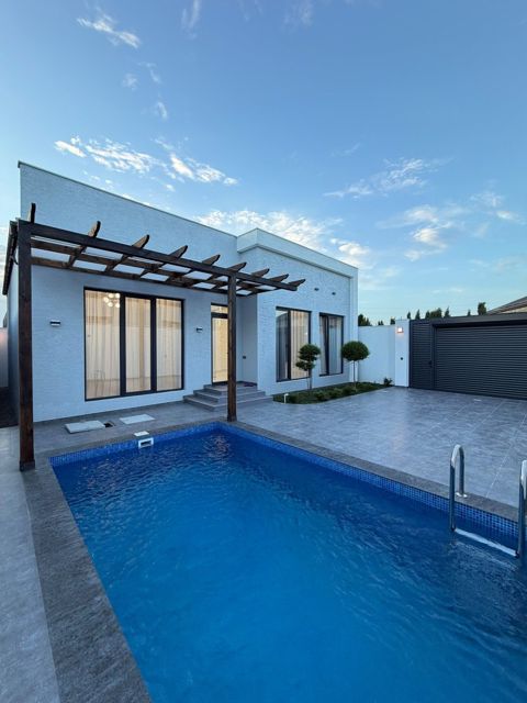 Satılır 4 otaqlı həyət evi/bağ evi 140 m² — Bakı