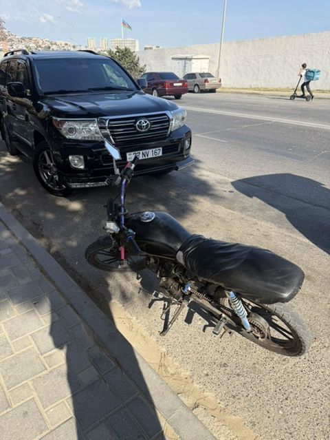 Moped/Motosiklet – şəhər içi sürüş üçün praktik benzinli model — Bakı
