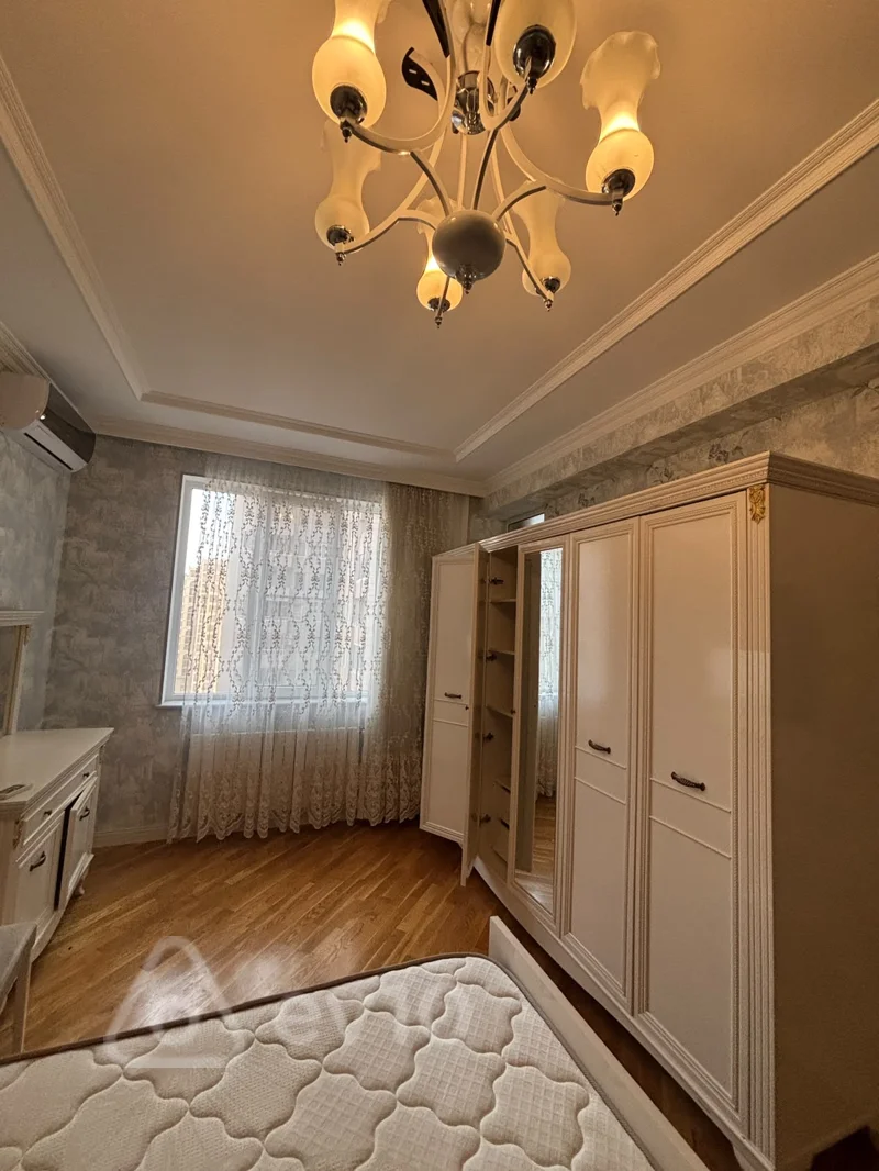 4 otaqlı mənzil, 220 m², Nizami küç — kirayə — Mənzil, Bakı (4)