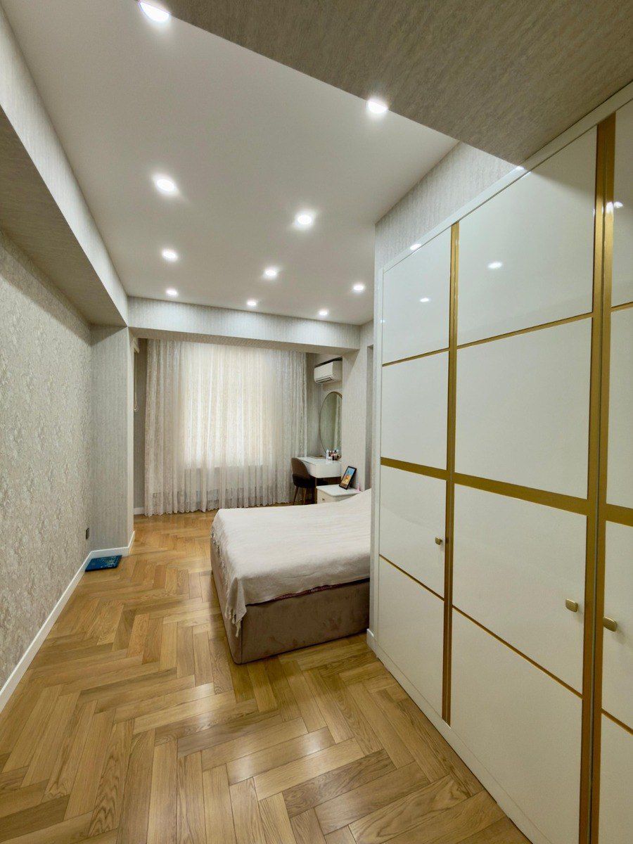 Satılır 5 otaqlı yeni tikili 201 m² — Mənzil, Bakı (10)