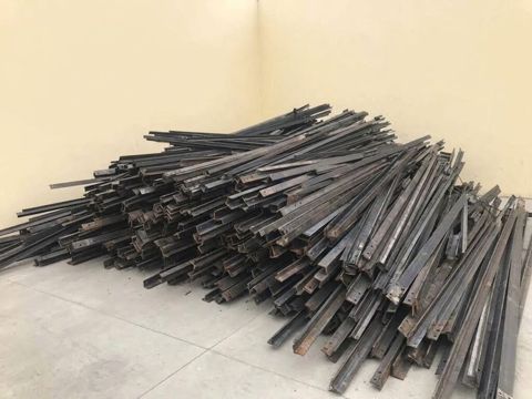 Satılır sovet dövrünün 50-LİK dəmir künclükləri (uqolnik) Sovet — Saray