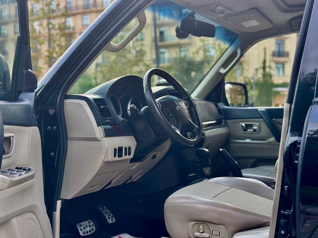 Mitsubishi Pajero, 3.5 L, 2009 il, 171 000 km — Avtomobillər, Bakı (9)