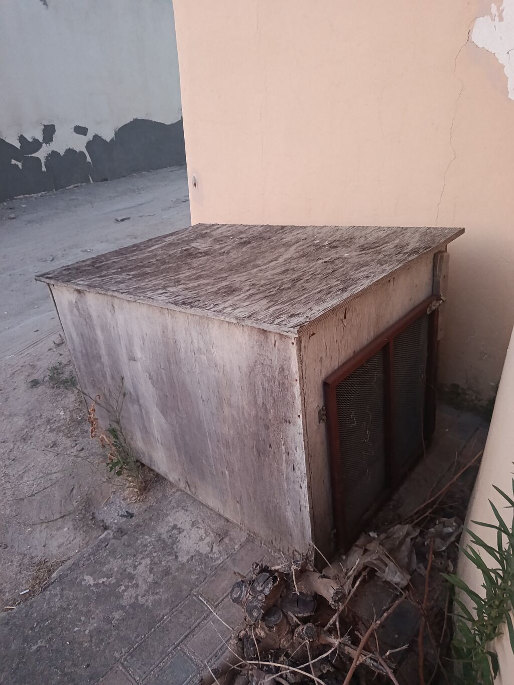 Taxta heyvan evi / qəfəs - Material: qalın faner və taxta karkas - Ön — Kunalar, Masazır (3)