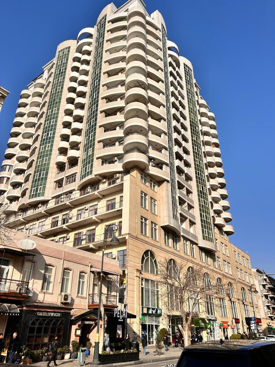 Satılır 5 otaqlı yeni tikili 265 m² — Mənzil, Bakı (11)