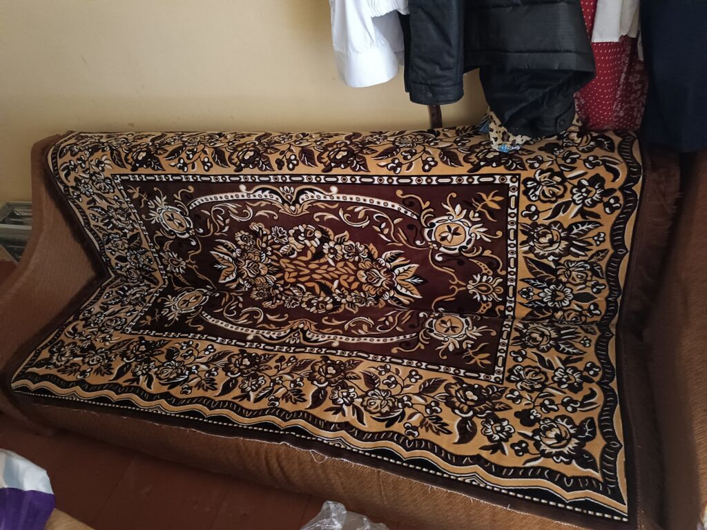 Klassik üslubda qonaq otağı dəsti: - 1 ədəd üçnəfərlik divan - 2 ədəd — Yumşaq mobilya dəstləri, İmişli (2)
