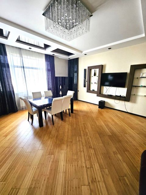 Satılır 3 otaqlı yeni tikili 136 m² — Bakı