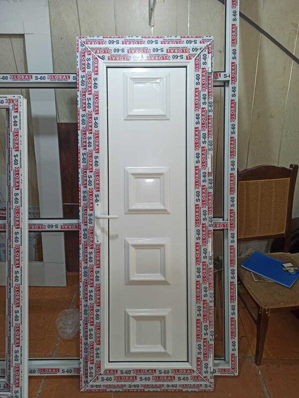 Plastik qapı və pəncərə — Pəncərələr, qapılar, balkonlar, Bakı