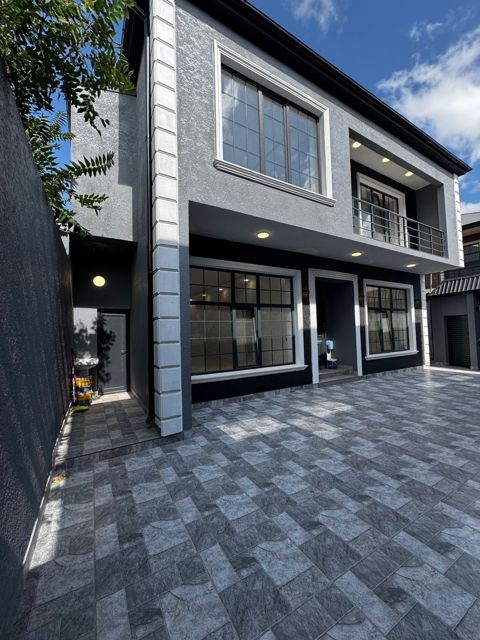 Həyət evi, Binə qəs — Bakı