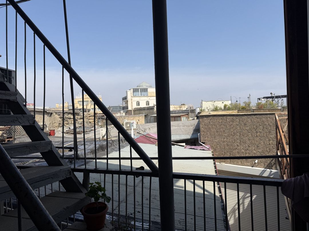 Satılır 9 otaqlı köhnə tikili 300 m² — Mənzil, Bakı (8)