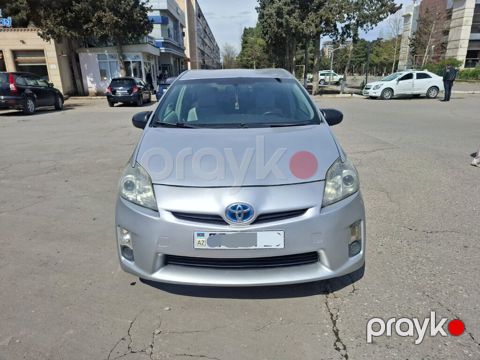 Toyota Prius: 1.8 l 2010 il — Bakı