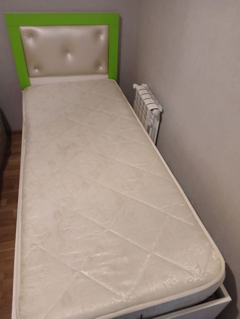 Bazali +matrasli çarpayi 110azn. demek olar ki işlenmeyib. Unvan — Bakı