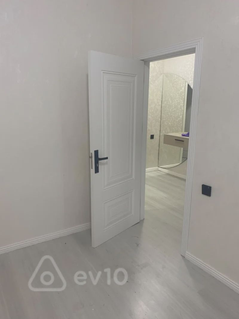 For sale: 2-room apartment (old building), 55 m² — Mənzil, Bakı (6)