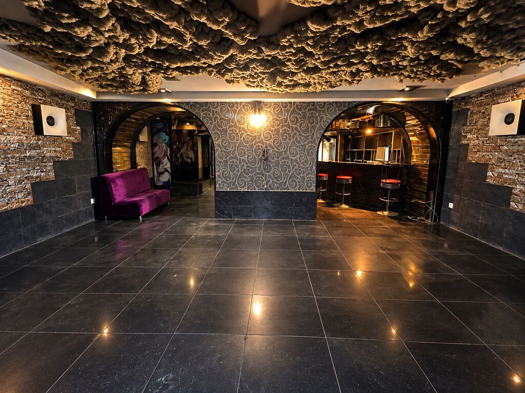 Mərkəzdə — Xəqani küçəsində icarəyə verilir: 101.6 m² kommersiya — Əmlak, Bakı (5)