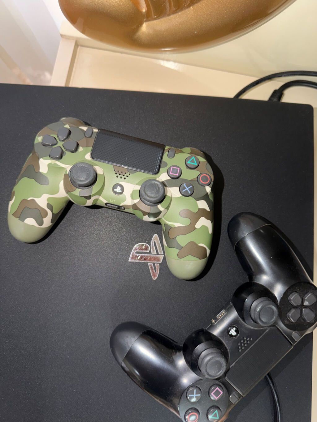 İdeal vəziyyətdə PlayStation 4pro satılır şəxsi istifadə olunub — Oyun konsolları, Bakı (2)